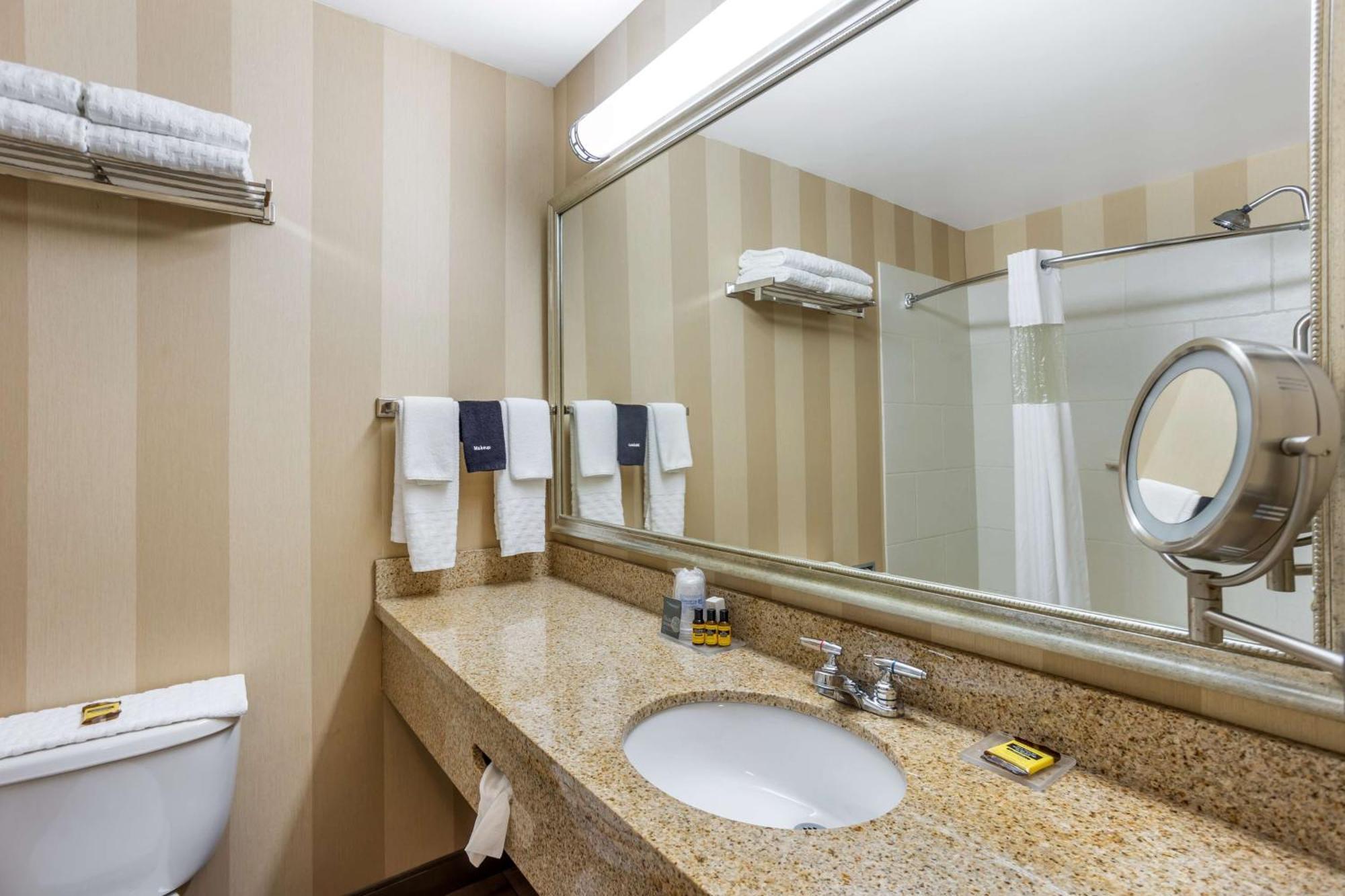 Best Western Plus University Park Inn & Suites State College Esterno foto