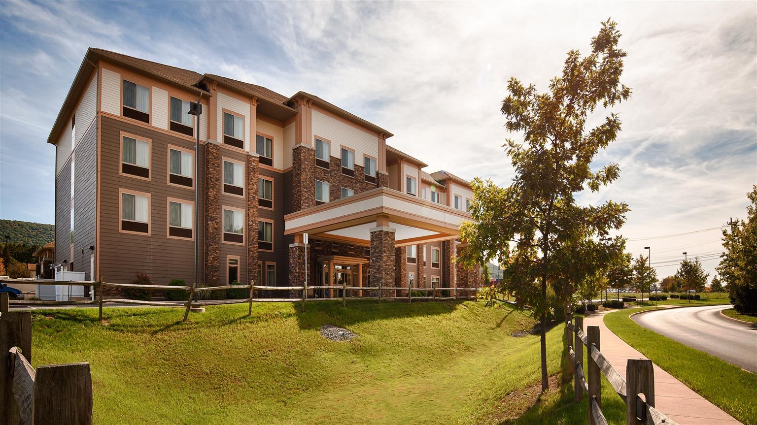 Best Western Plus University Park Inn & Suites State College Esterno foto